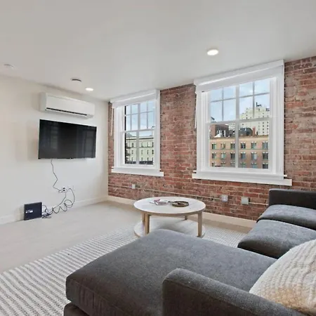 King Bed J And K On Main Luxury Apartment 402